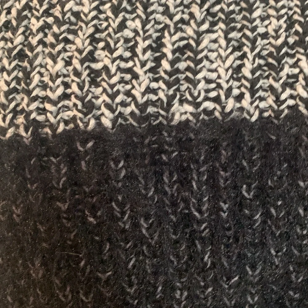 Free People mock turtleneck, crop sweater. Black and ivory. Like new. Xs - Picture 3 of 5
